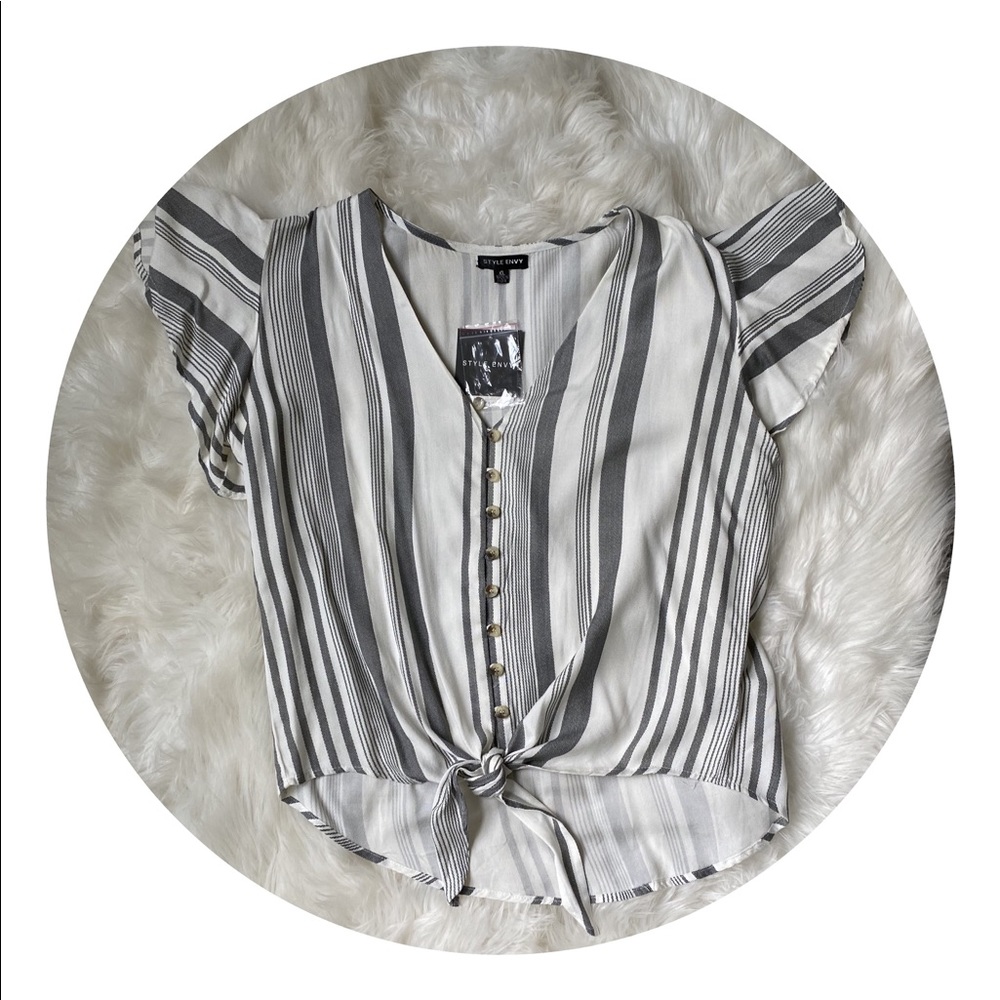 🆕 Striped tie front top